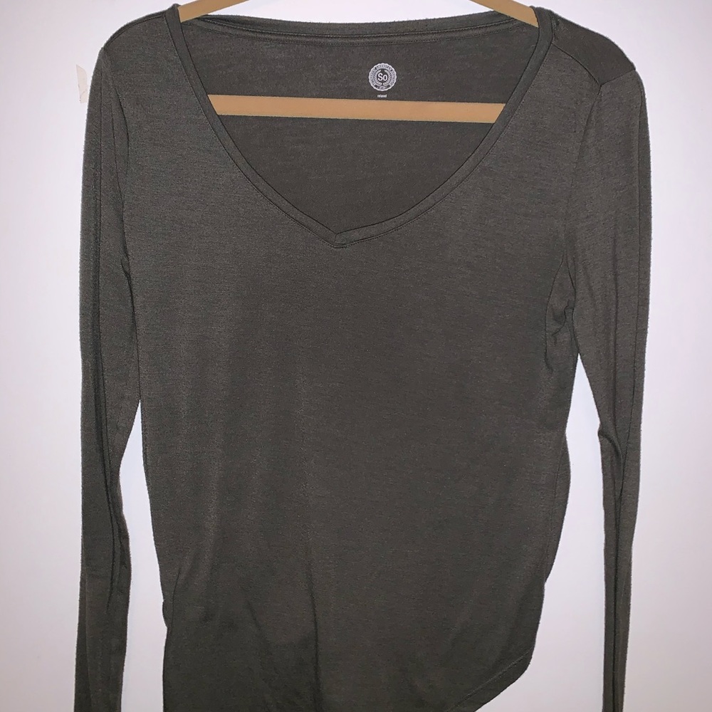 Long sleeve shirt.
